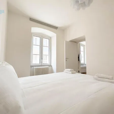 Corridoni 2d Tirabora Short Rent 트리에스테