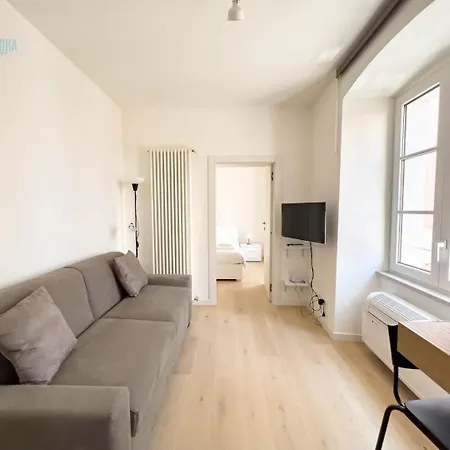 Corridoni 2d Tirabora Short Rent Apartamento *